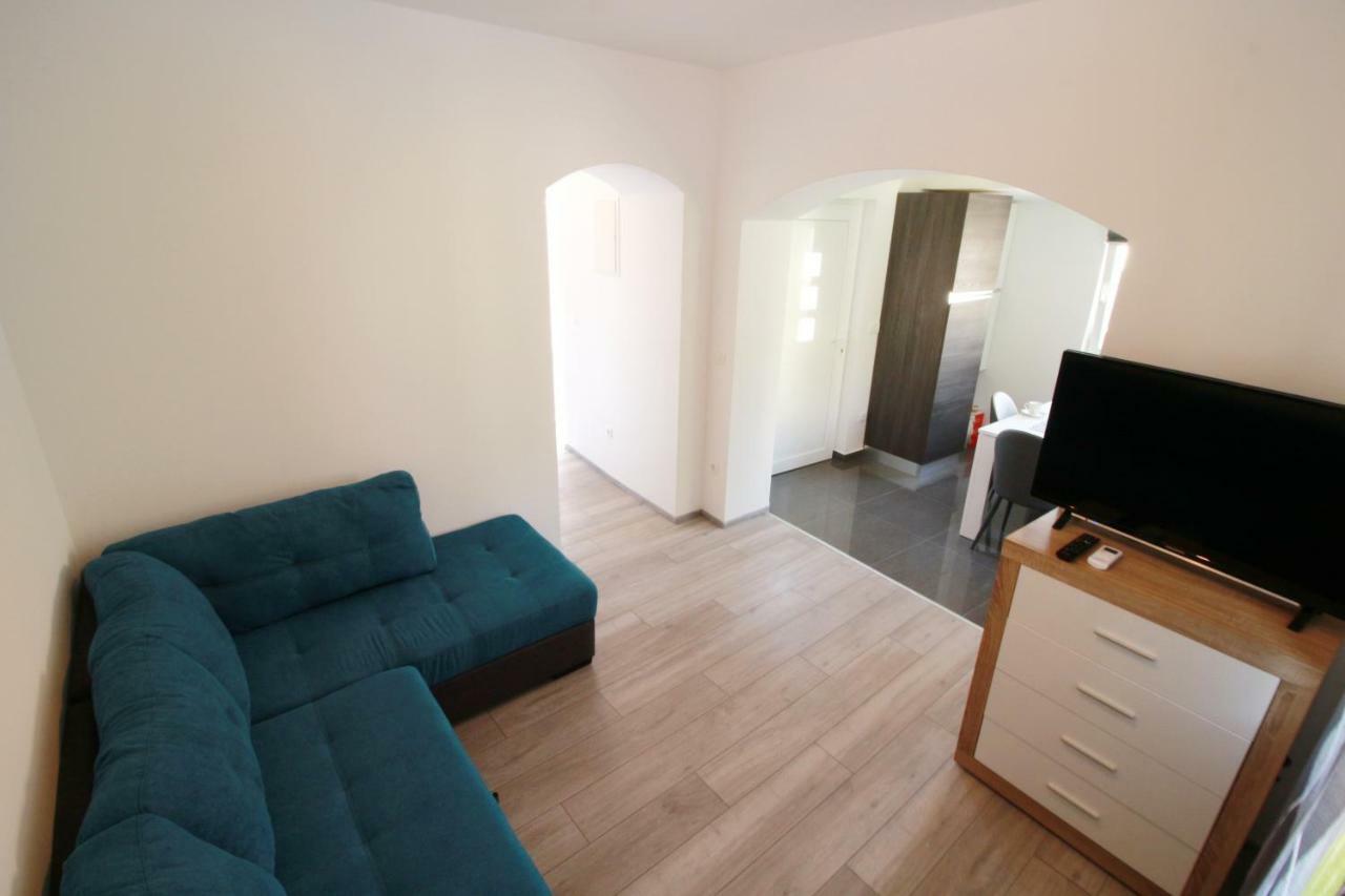 Apartment Sara With Seaview 佩特坎内 外观 照片