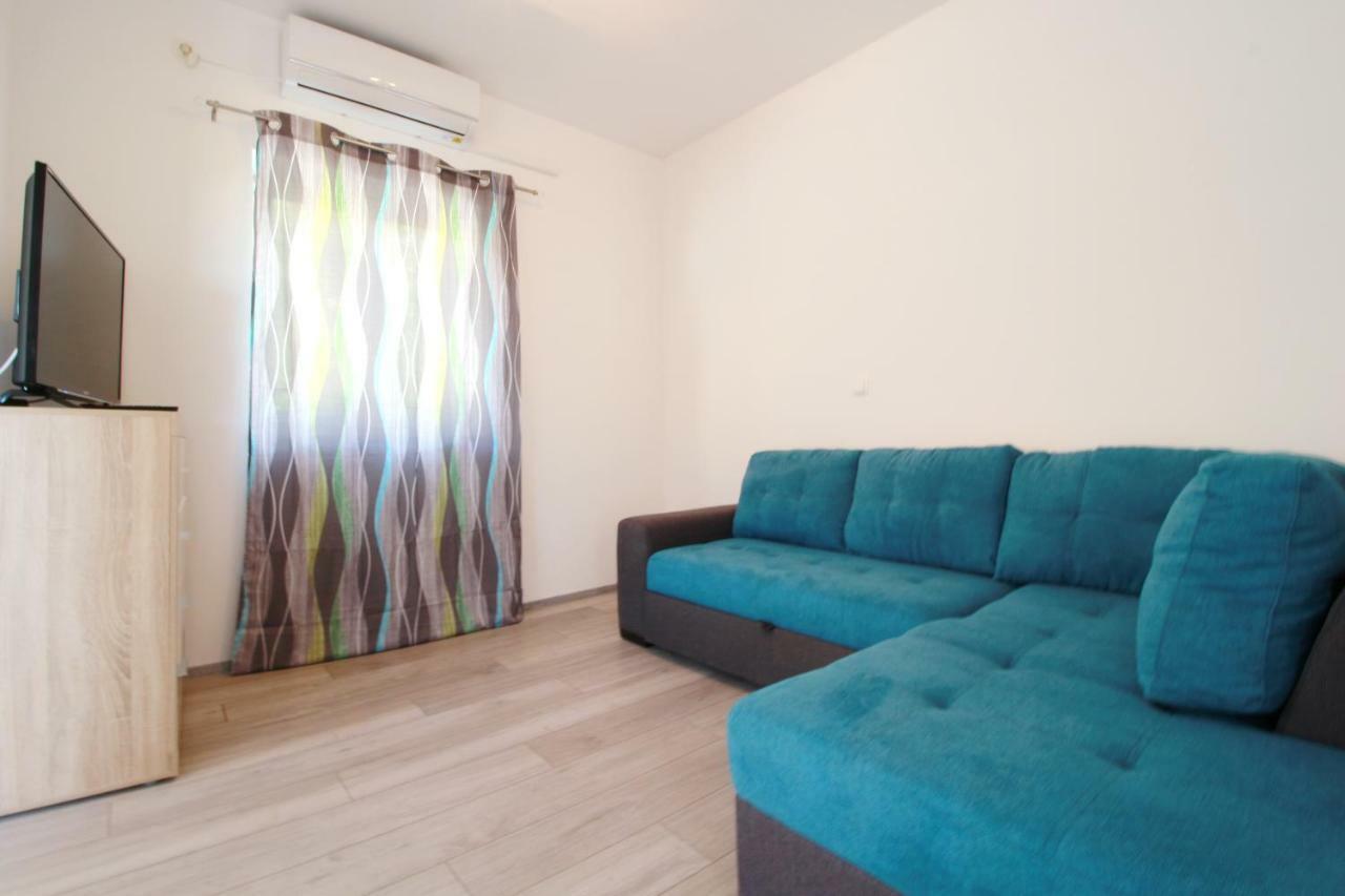 Apartment Sara With Seaview 佩特坎内 外观 照片